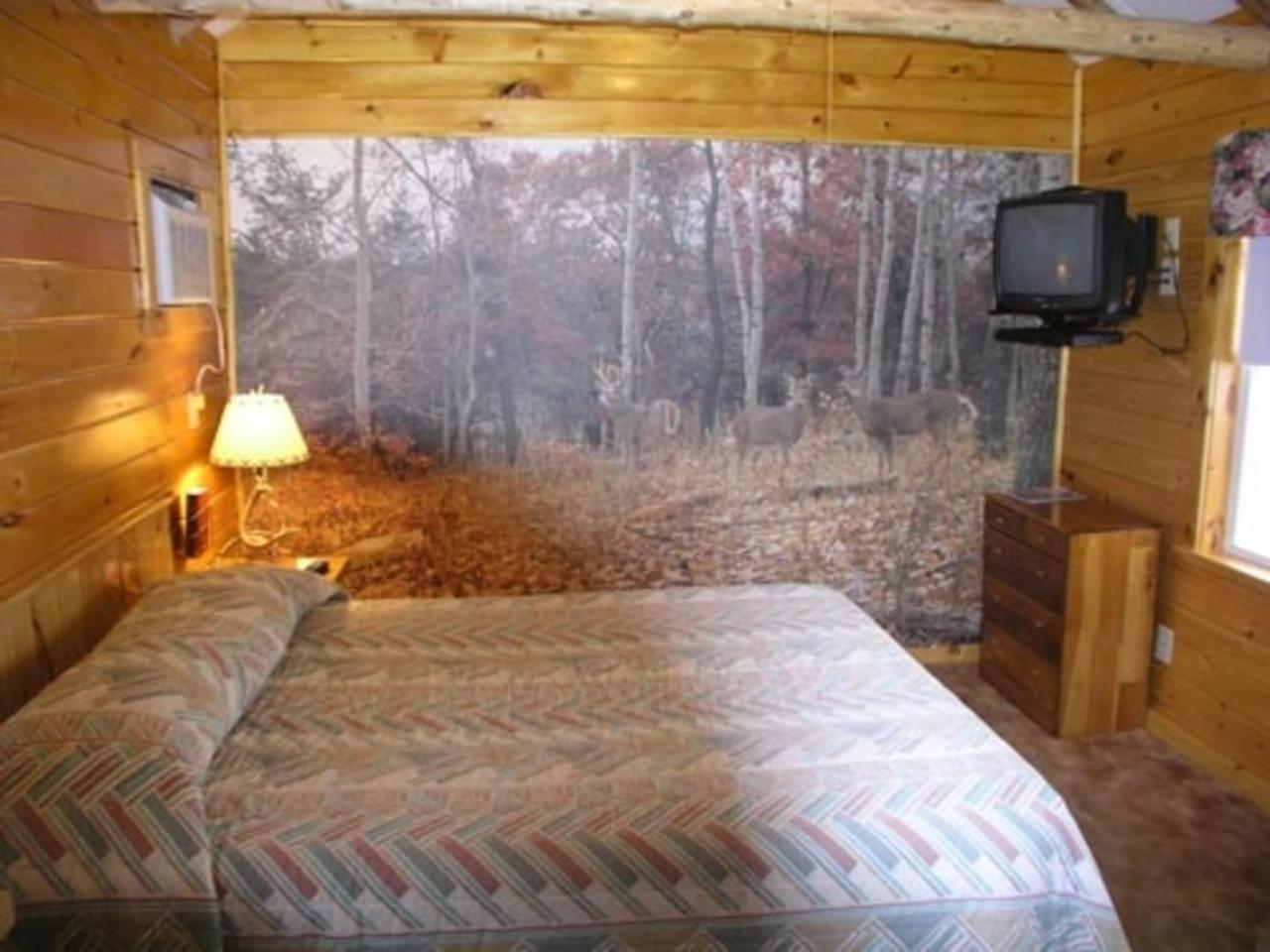 Maple Leaf Motel Schroon Lake Eksteriør bilde